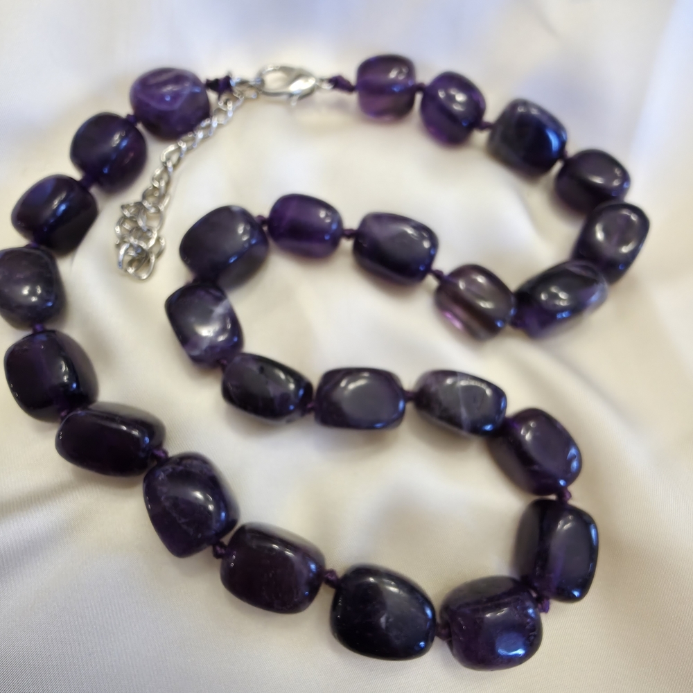 Elegant Purple Beaded Necklace